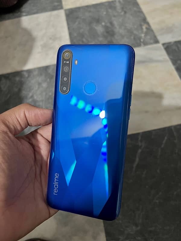 Realme 5 with box charger 4/64 panel break 8