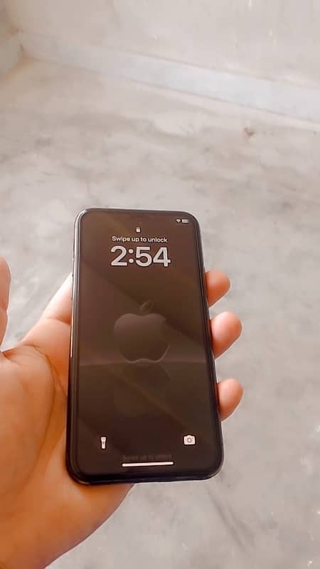 I phone 11 pro Grey phite clr 1