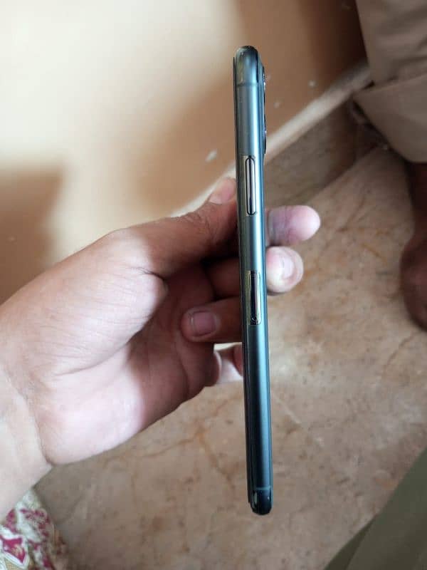 iphone 11 pro max 03182152758 1