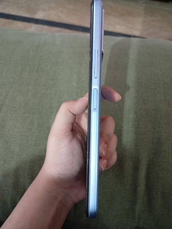 Vivo Y33s 8/128 GB Brand New Condition 3