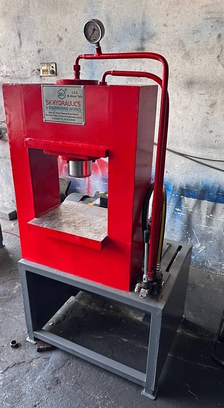 Hydraulic press and All kind of line production machines 4