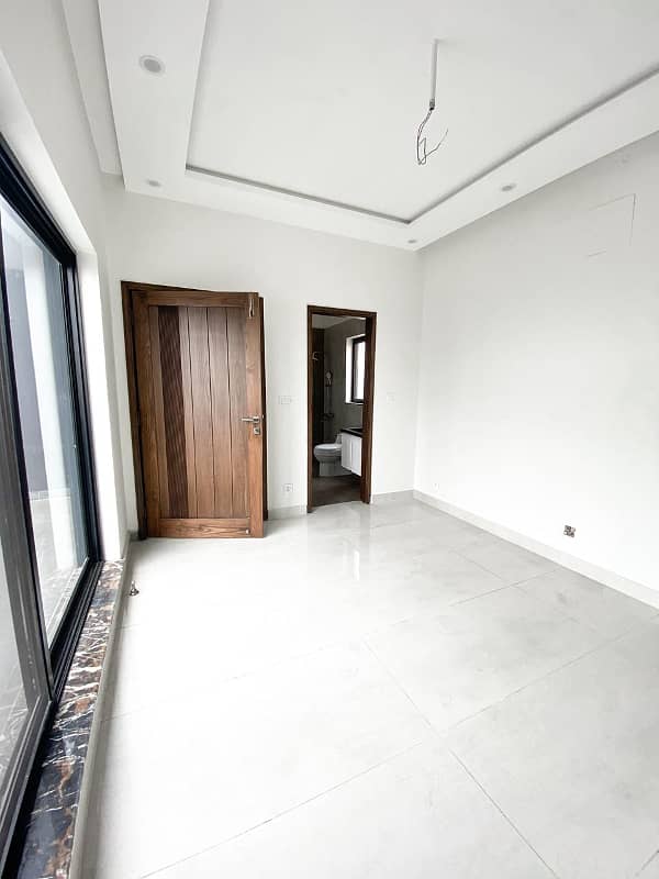 4 Marla triple story Beautiful House with 4 bedrooms attached washroom available for Sale in Royal Residencia block C 15