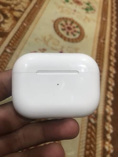 Airpods Pro 10/10 condition used (with box) 1