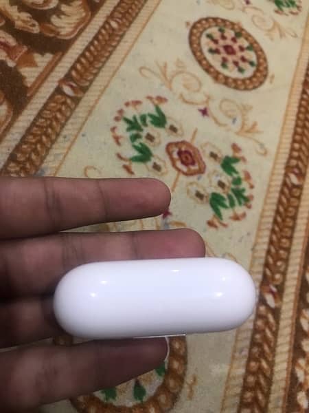 Airpods Pro 10/10 condition used (with box) 2