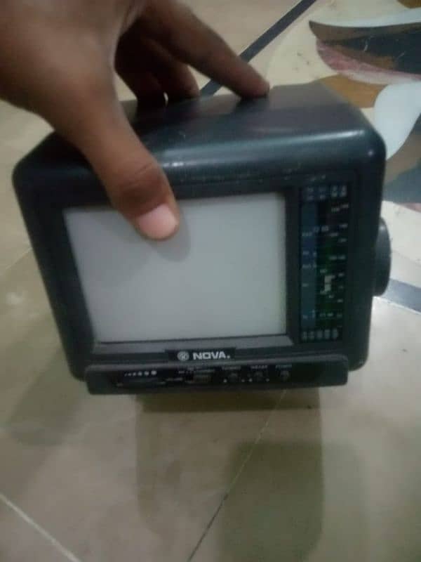 black and white mini tv 0