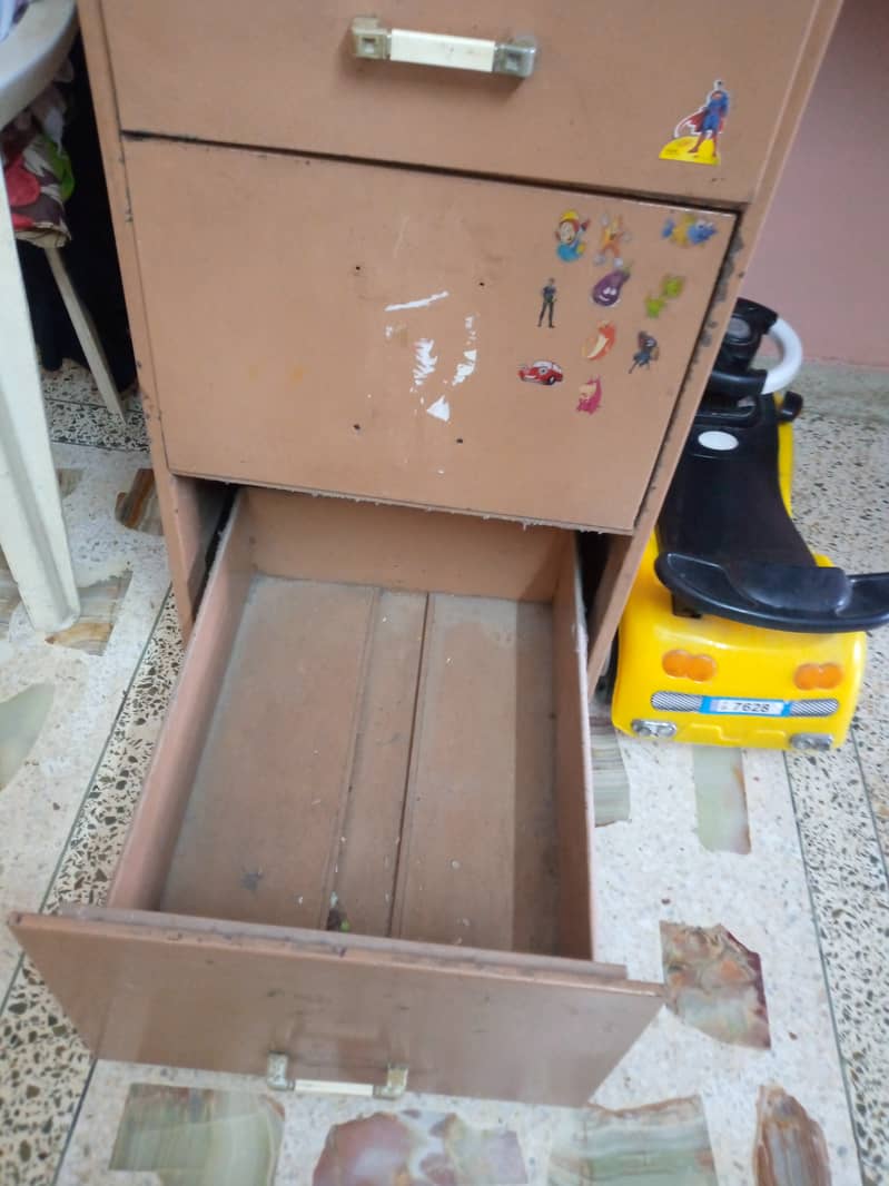 iron made cupboard good for office and house use 2