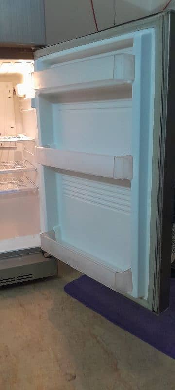 Pel jamboo size fridge in new condition 1