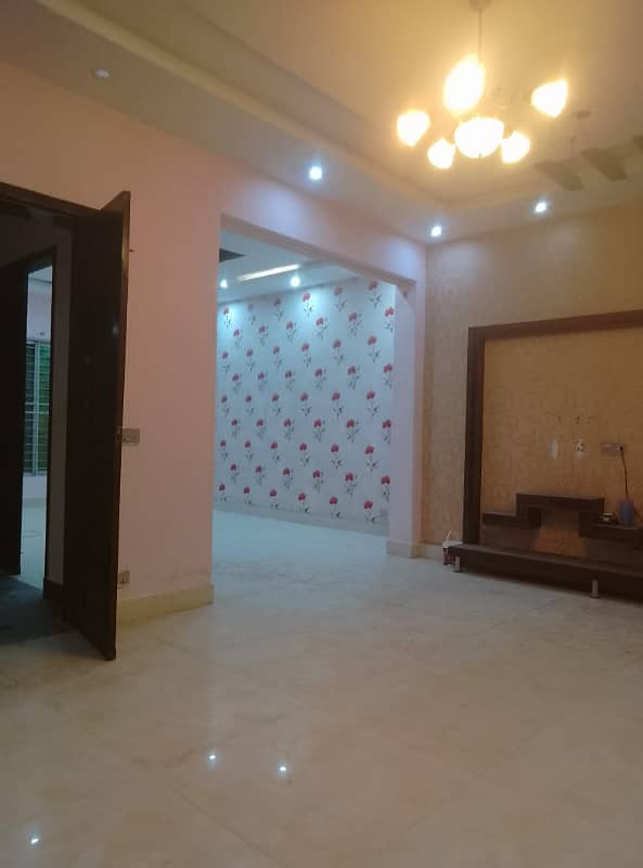 10 marla house for rent for Family and Silent office (Call center + Software house) in johar town 8