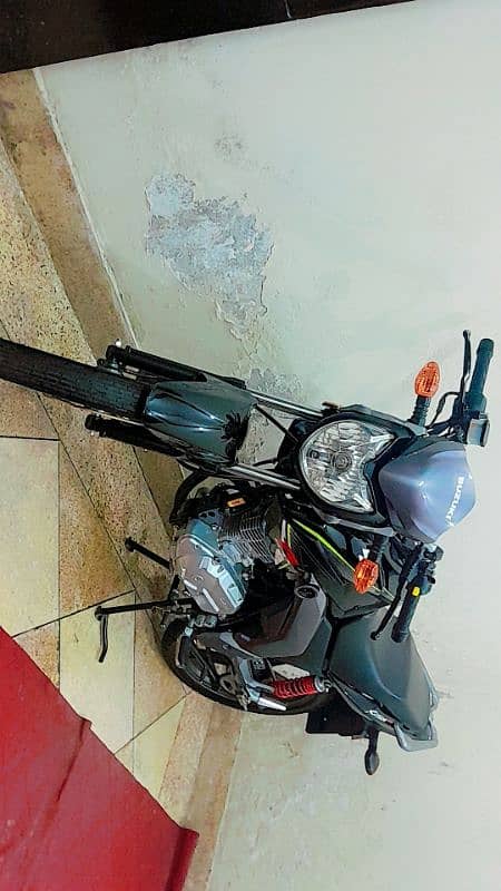 SUZUKI Gxs 150 1