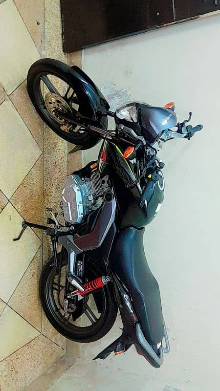 SUZUKI Gxs 150 2