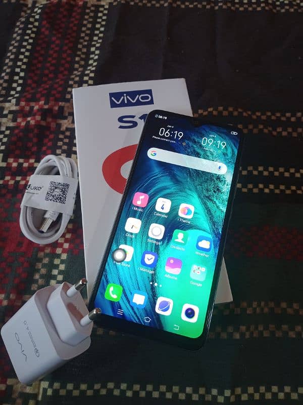 Vivo S1 (8/256)Gb.  Ram full new with box and charger lush condition 1