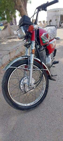 honda cg 125 2023 compare to 2024 slightly militry person used 10