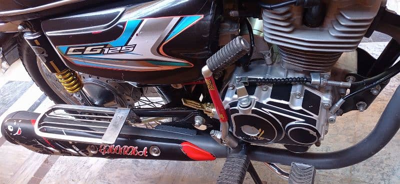 Honda 125 Special Edition 3