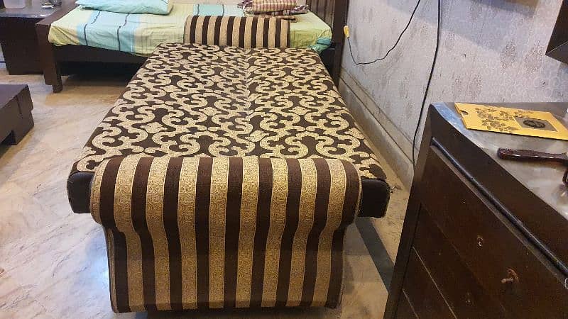 3 Seater Almost New Sofa Cum Bed Shiny Fresh Fabric 5