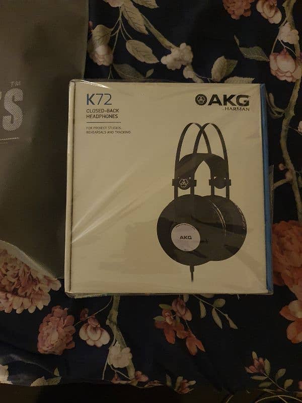 Harman AKG K72: Closed-Back Studio Headphones 0