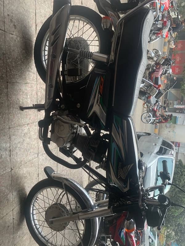 2023 model honda 125 black colour 4