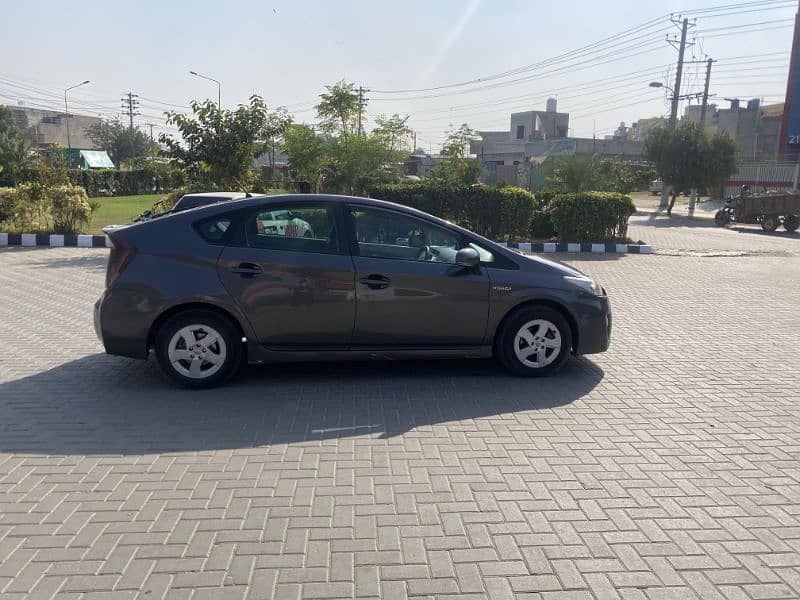 Toyota Prius 11/15 Genuine Car S package Led Edition Urgent Sell 3