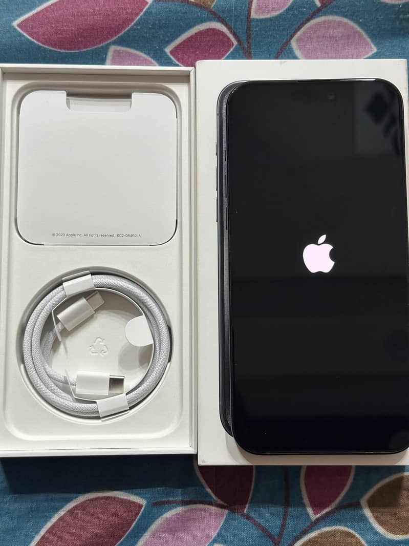 iPhone 15 Pro Max 256GB Black 1