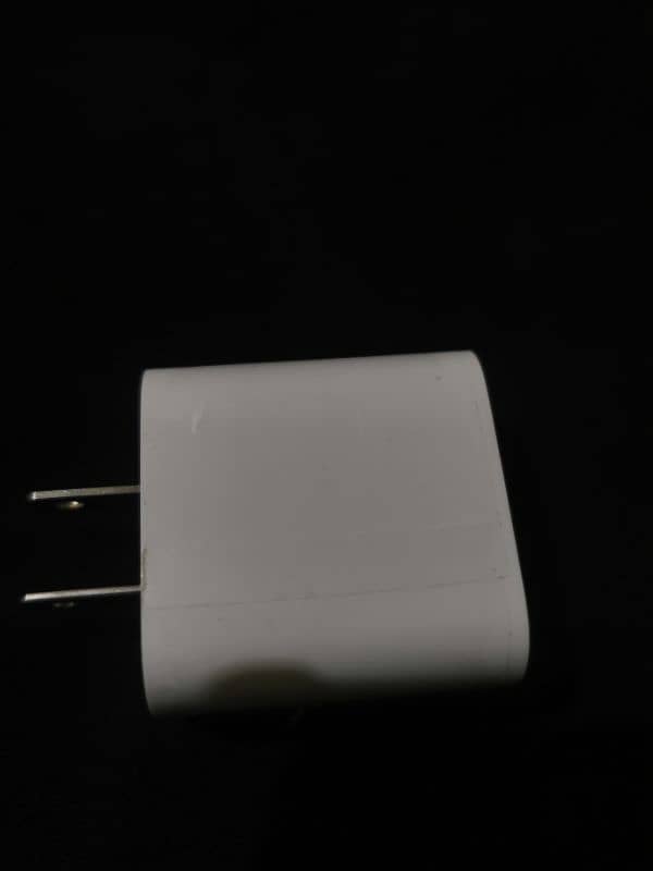 Apple Iphone 20Watt adapter 1