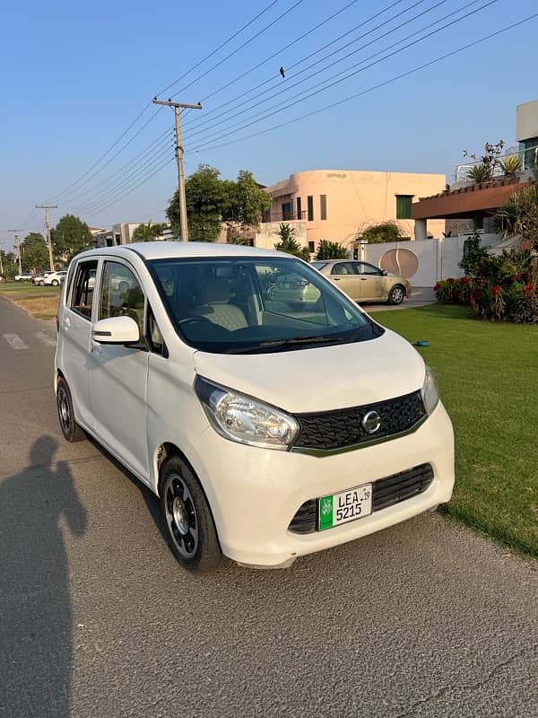 Nissan Dayz Highway Star 2014 better than Mira move life vitz passo 1