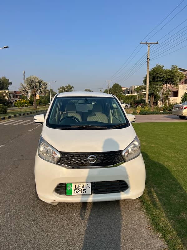 Nissan Dayz Highway Star 2014 better than Mira move life vitz passo 4