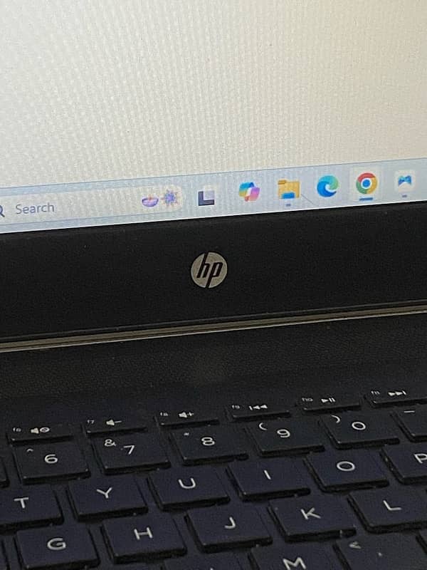 HP pavilion i5 6th touch and type whats a 03149177946 4