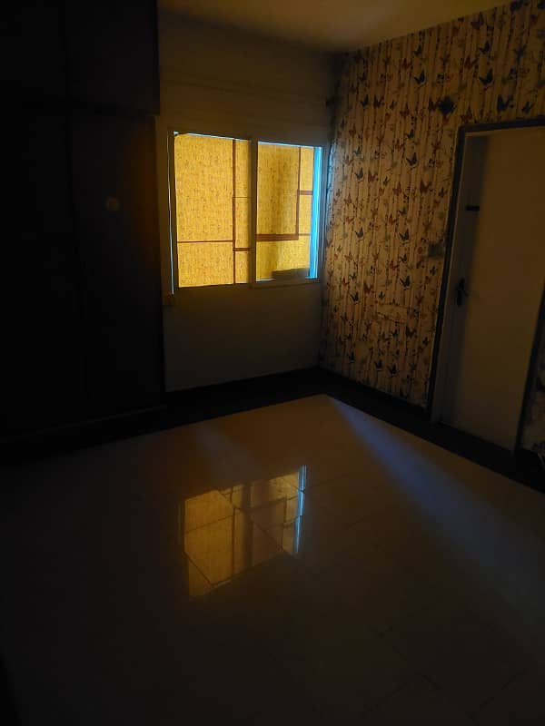 A Flat Of 2200 Square Feet In Gulistan-E-Jauhar - Block 18 1