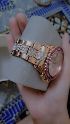 Micheal kors watch woman pink and golden colour