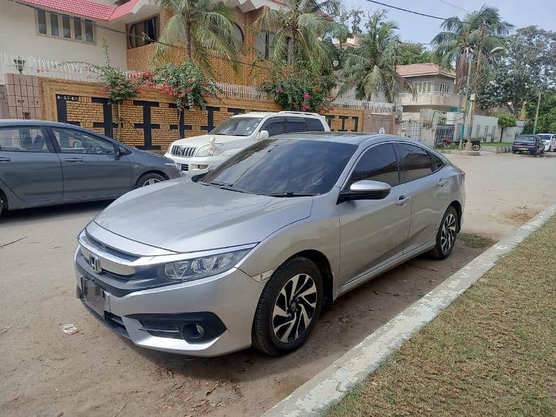 Honda Civic ivtec oriel ug full option full orignal 2