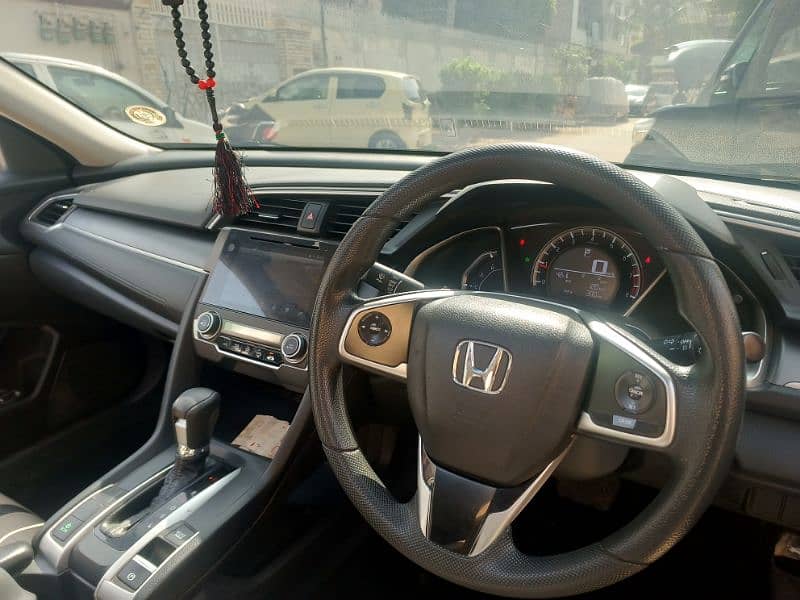 Honda Civic ivtec oriel ug full option full orignal 6