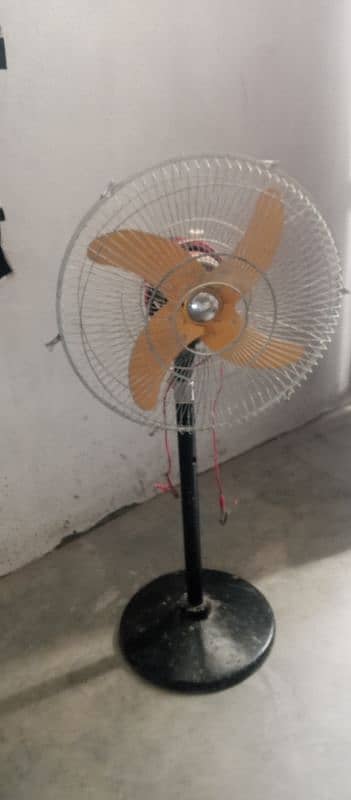 solar battery fan in good condition urgent sell 0