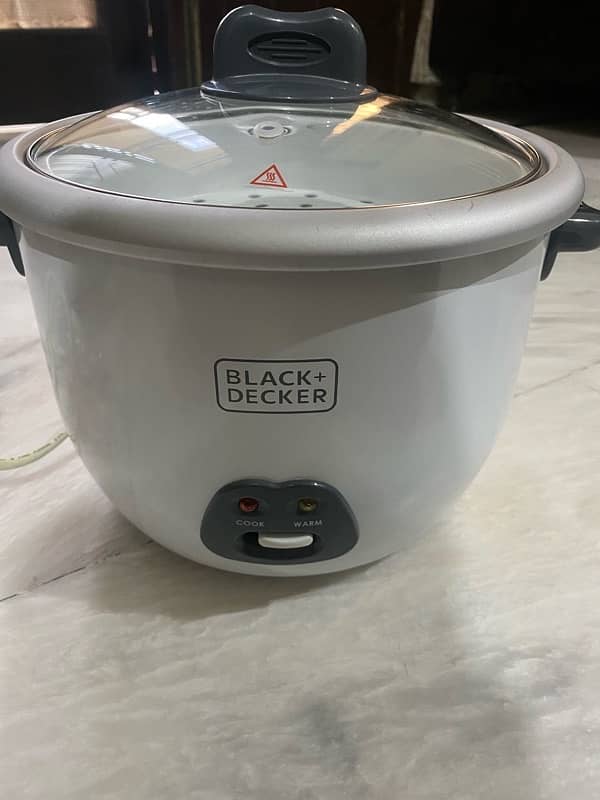 Black Decker 700 w rice cooker 0