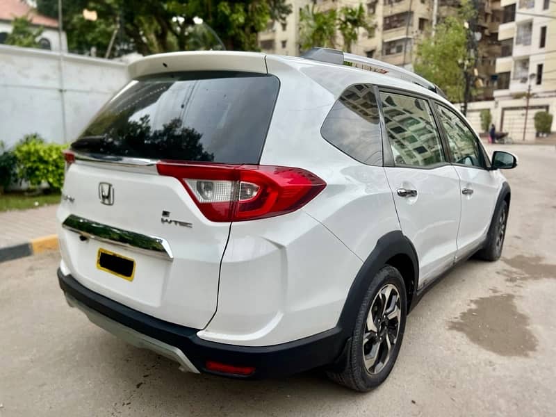 Honda BR-V 2017 Ivtec S Pristine Condition! 3