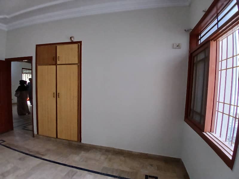 240 SQUARE YARDS 3 BED DD FIRST FLOOR FOR RENT IN JAUHAR 1