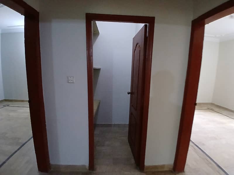 240 SQUARE YARDS 3 BED DD FIRST FLOOR FOR RENT IN JAUHAR 6