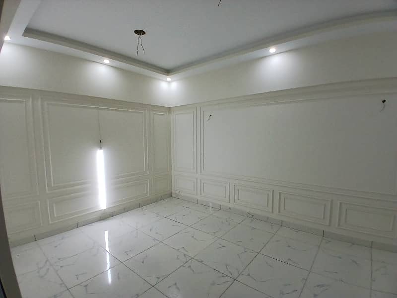 3 BED DRAWING DINNING BRAND NEW WEST OPEN FLAT FOR REN IN KINGS PRESIDENCY JAUHAR 10