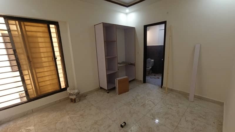 Prime Location Gulistan-e-Jauhar - Block 3-A Flat Sized 2200 Square Feet For rent 13