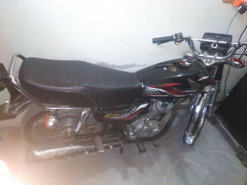 Honda 125 2022 model original tanki tapay bhai available golden chance 4