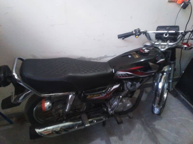 Honda 125 2022 model original tanki tapay bhai available golden chance 5