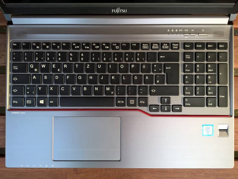 Fujitsu (i7-6th generation) Laptop With 2 GB Graphic Card 3