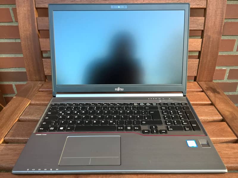 Fujitsu (i7-6th generation) Laptop With 2 GB Graphic Card 4