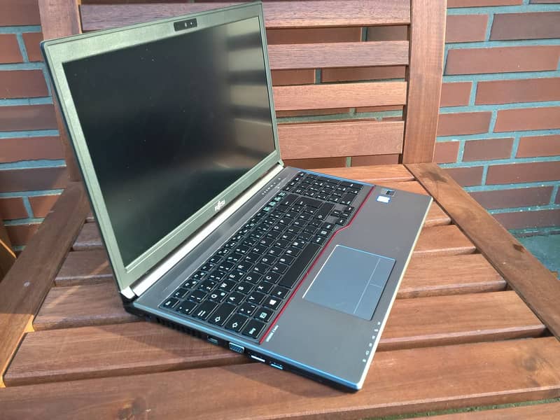 Fujitsu (i7-6th generation) Laptop With 2 GB Graphic Card 5