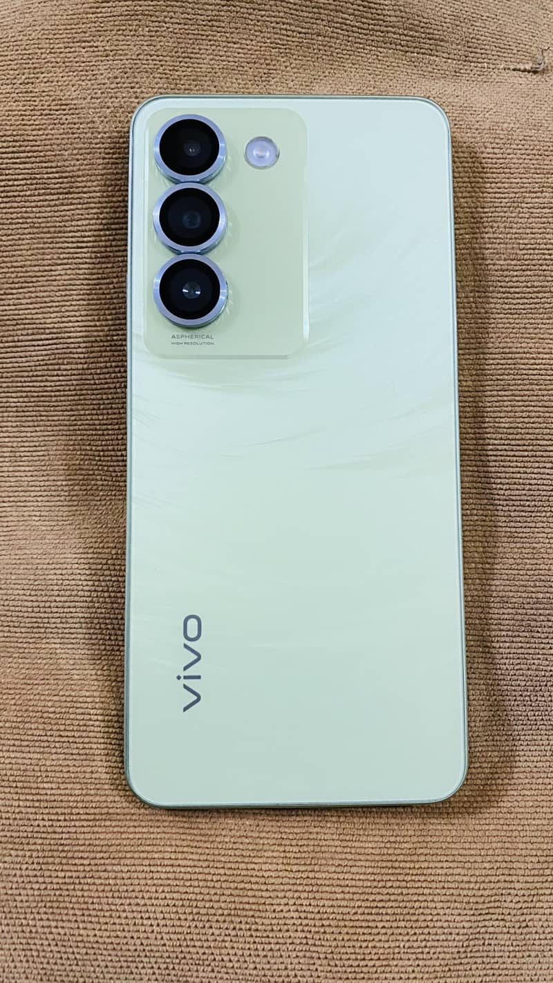 Vivo Y 100 0