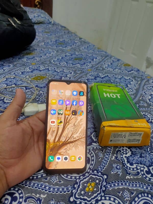 Infinix Hot 10i 4/128 6