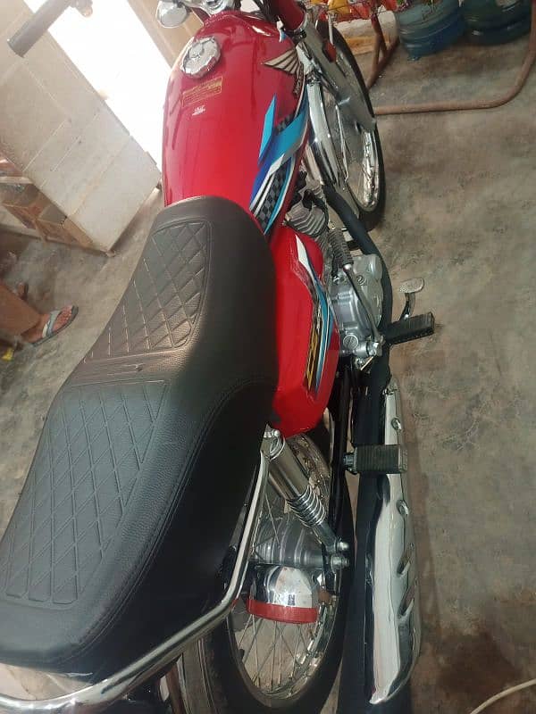 Honda 125 for urgent sale new condition 4