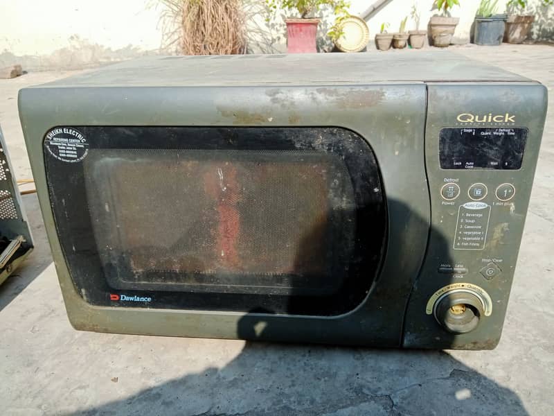 Micro wave oven for sale in good working condition 6