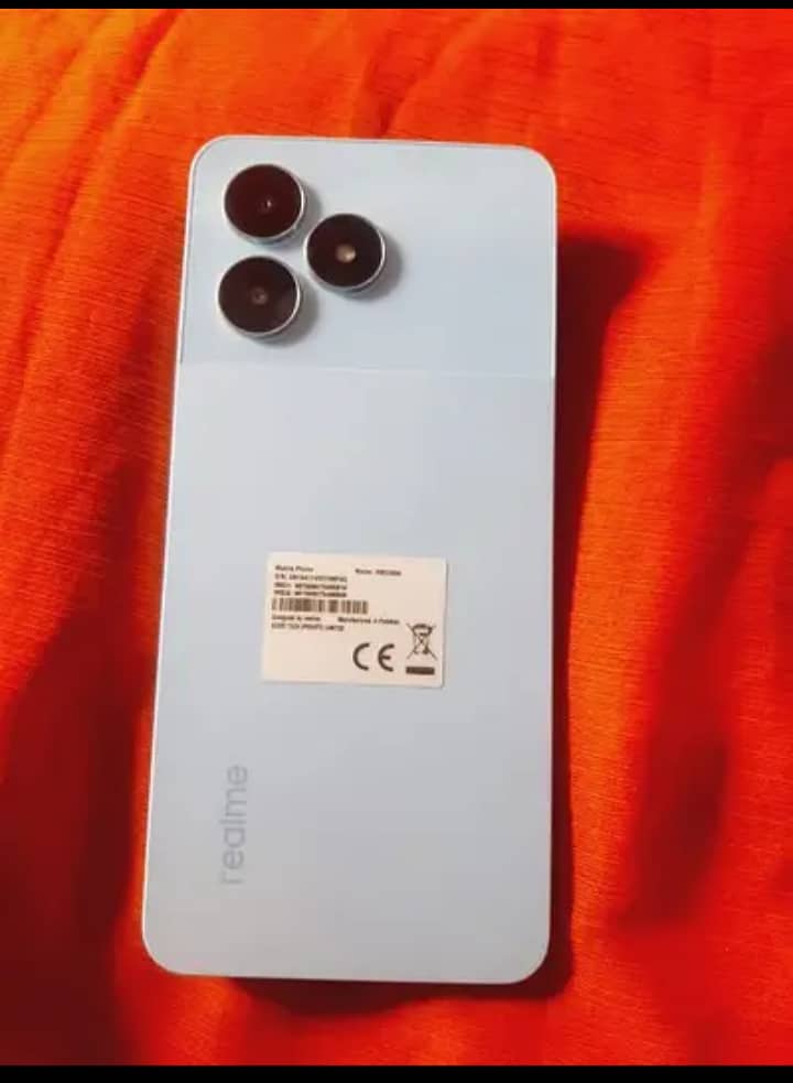 REALME 4 -128 0