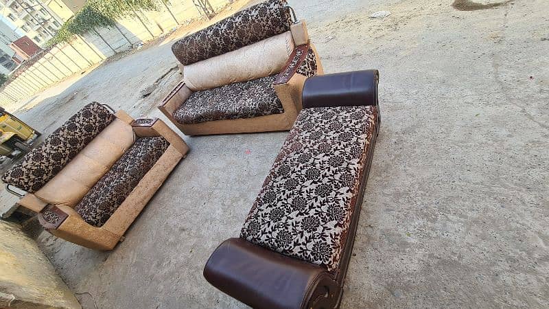 sofa 3seater. 2seater. Dewan 0