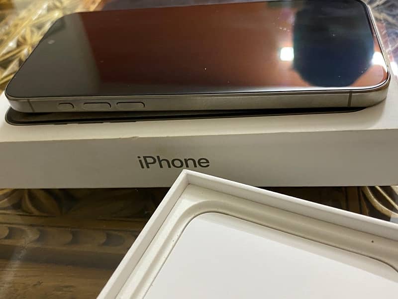 iphone 15 pro max 256 gb natural titanium 1