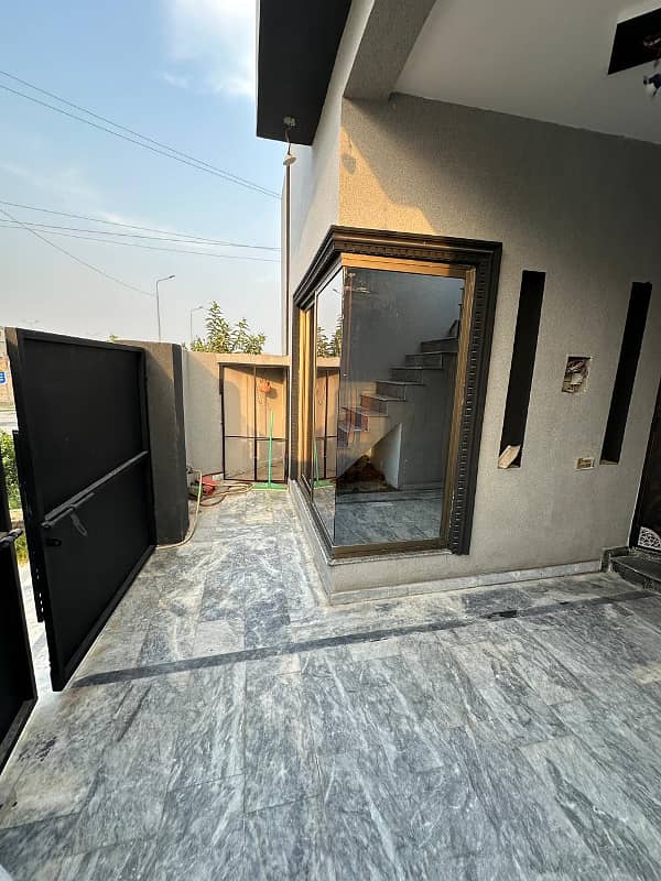 5 Marla Brand New Single Storey Corner House For Sale in Diamond Block Park View City Lahore 5